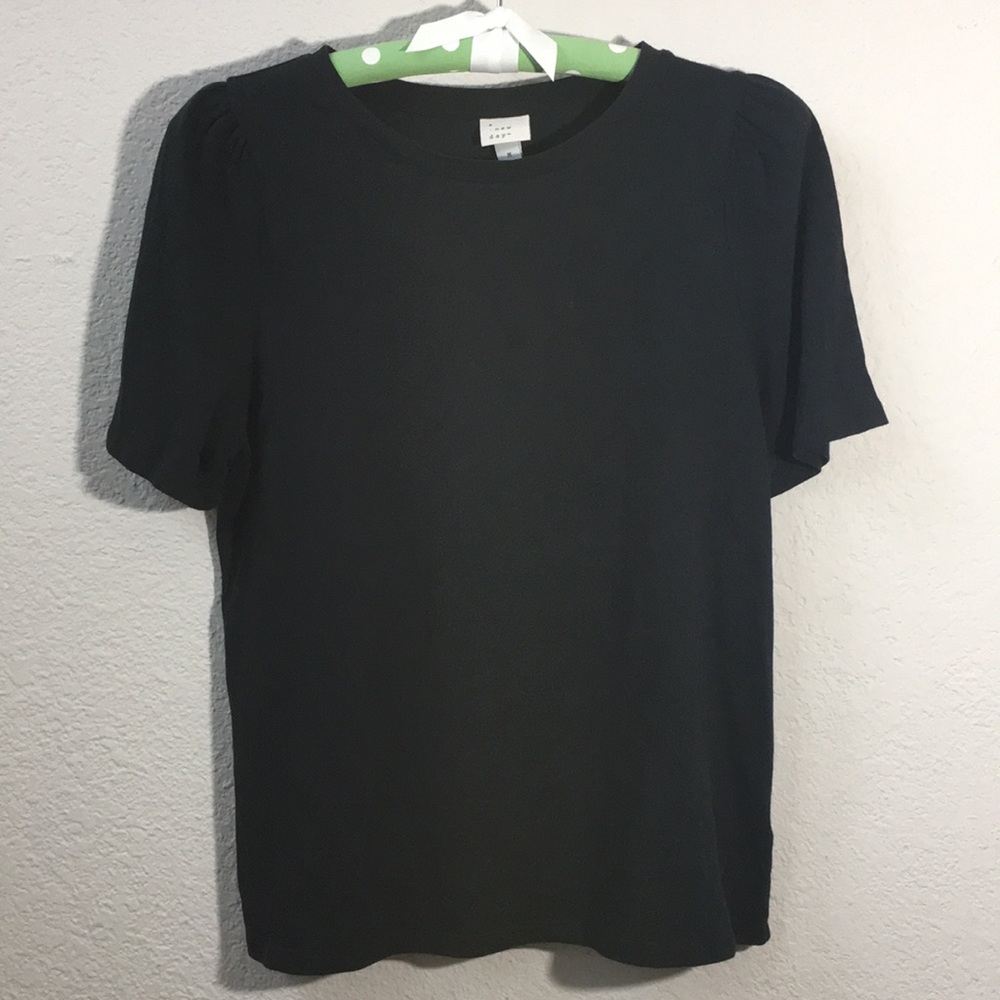 Black Tee